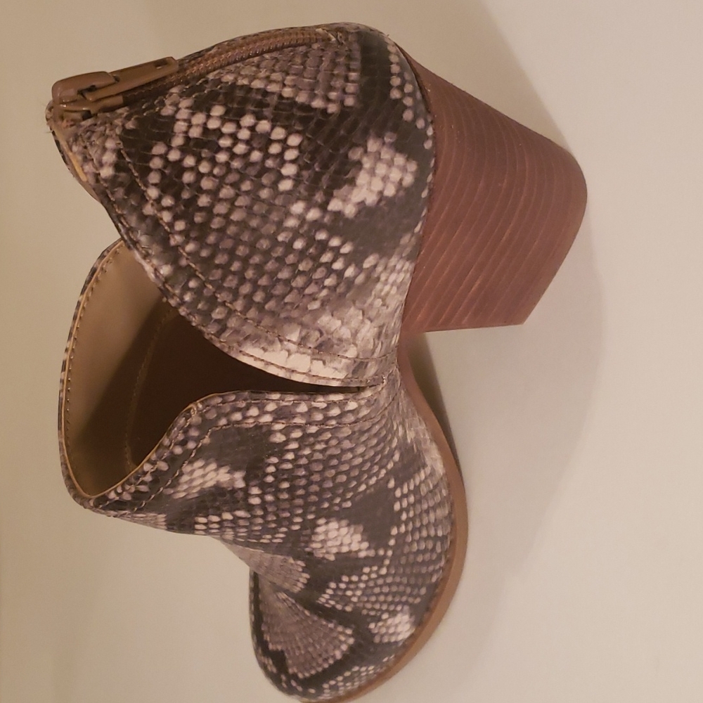 NEW Carlos Santana Ankle Boots Size 7.5 - Picture 8 of 11
